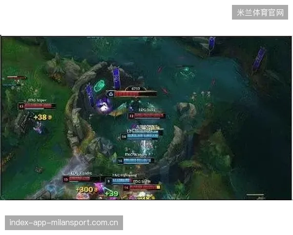 LPL辅助草丛阴影控制先手完美开团